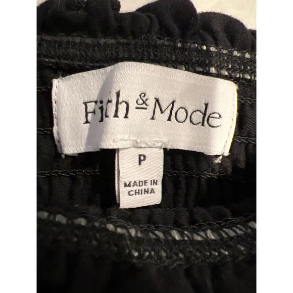 Fifth & Mode Women’s Carmen Ruffle‎ Off Shoulder Smocked Mini Dress Size P Black - Picture 5 of 5